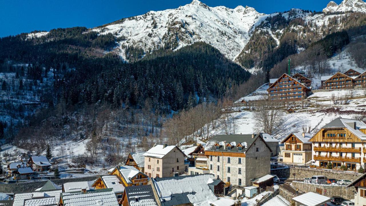 Madame Vacances Hotel Les Cimes ヴォジャニー エクステリア 写真
